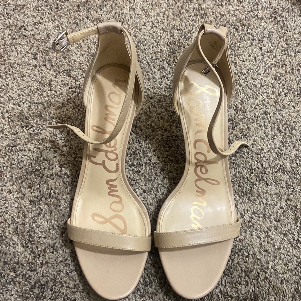 Strappy Heel!